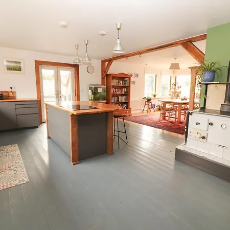 Shanti Gher * Bantry