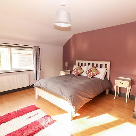 Shanti Gher * Bantry