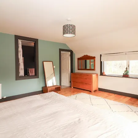 Shanti Gher * Bantry